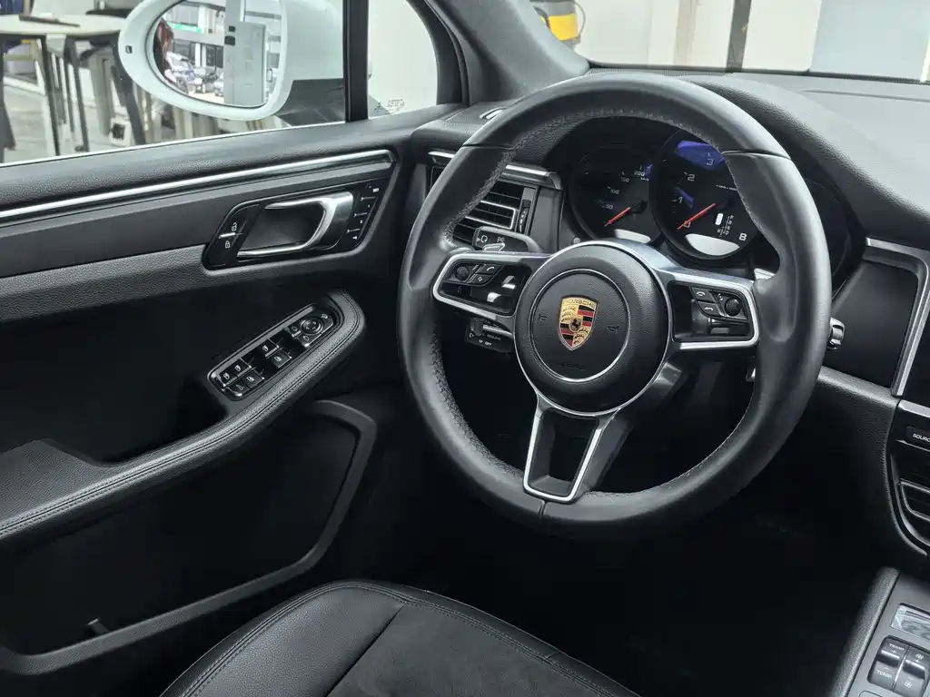 Porsche Macan 2019 — фото 5