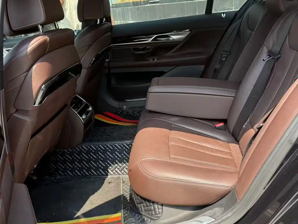 BMW 7 Series 2018 — фото 4