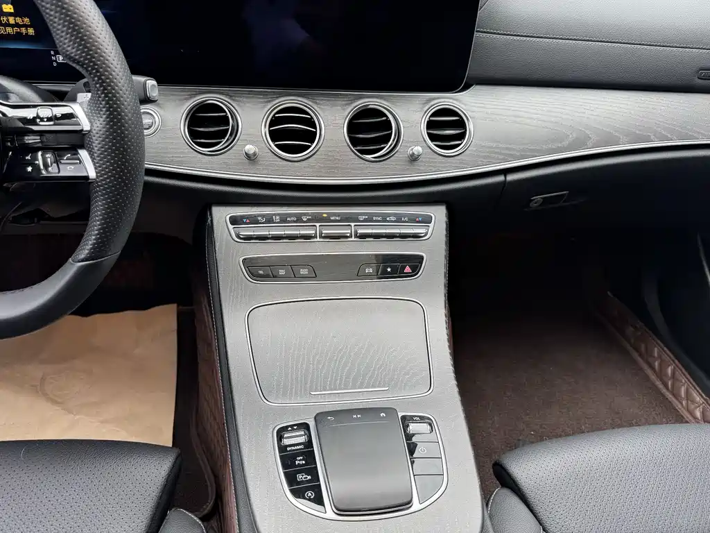 Mercedes-Benz E-Class 2022 — фото 15