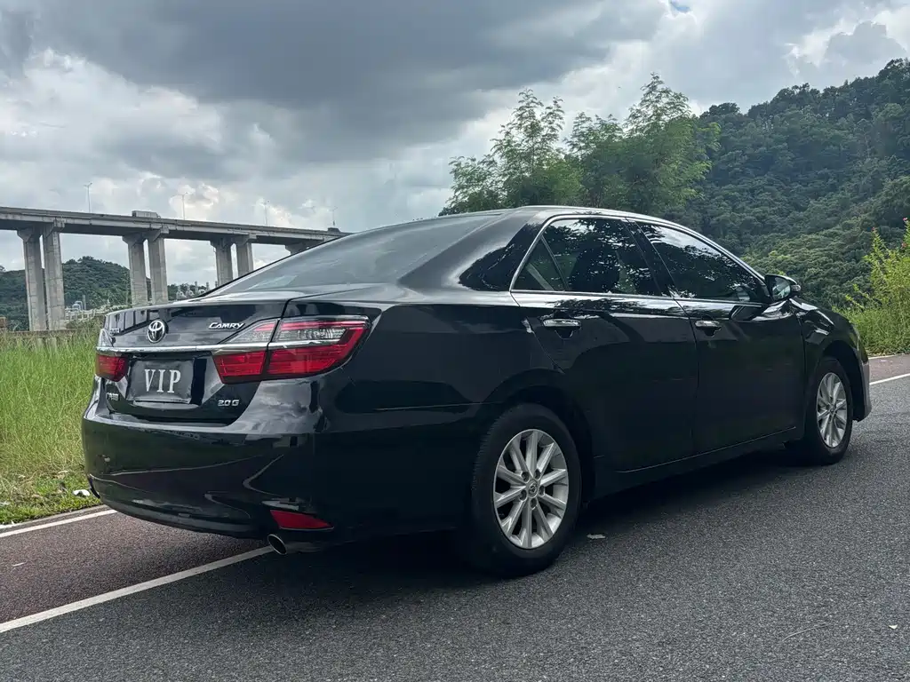 Toyota Camry 2017 — фото 11