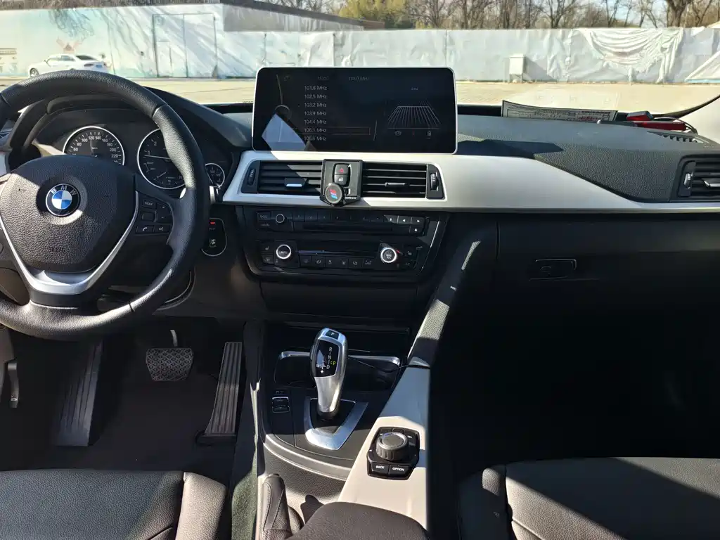 BMW 3 Series GT 2013 — фото 11