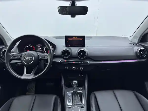 Audi Q2L 2019