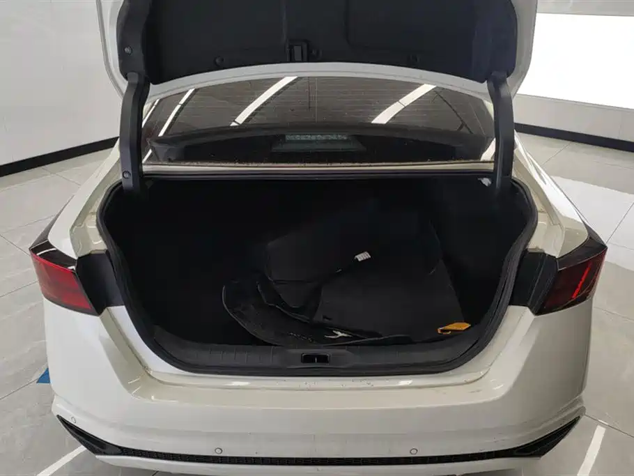 Nissan Teana 2021