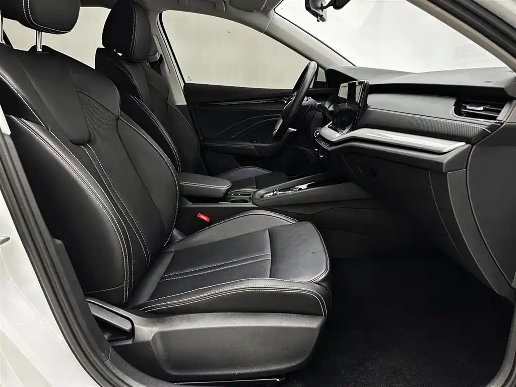Skoda Octavia 2024 — фото 16
