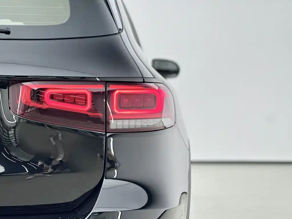 Mercedes-Benz GLB 2023 — фото 15