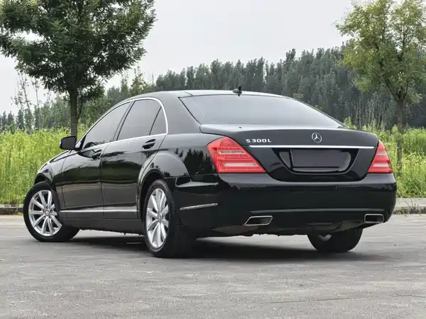 Mercedes-Benz S-Class 2012