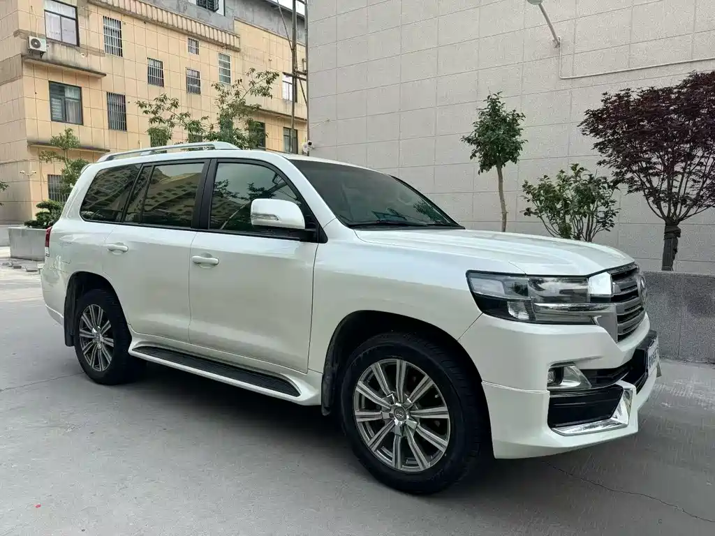 Toyota Land Cruiser 2018 — фото 4