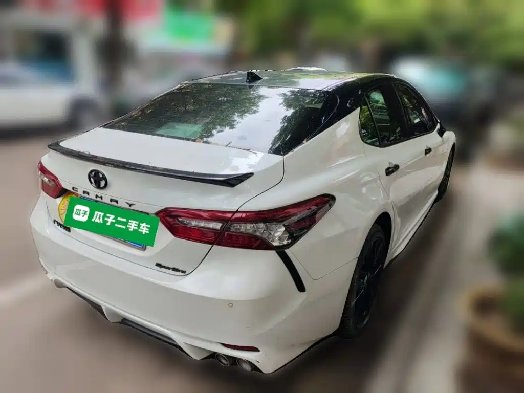 Toyota Camry 2022 — фото 4