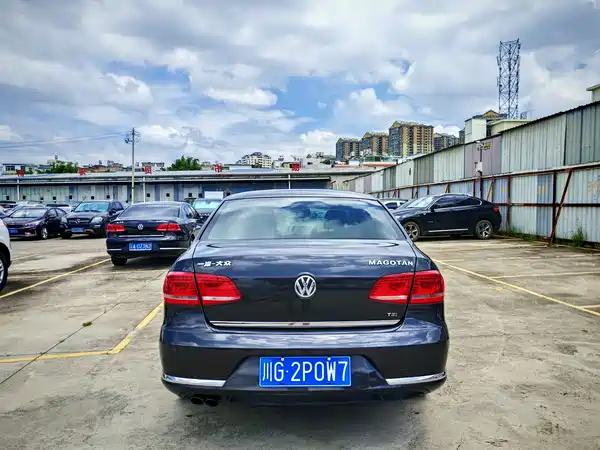 Volkswagen Magotan 2012