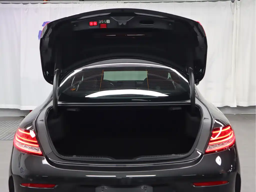 Mercedes-Benz C-Class AMG 2023 — фото 25