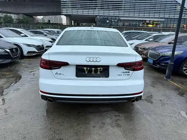 Audi A4L 2018