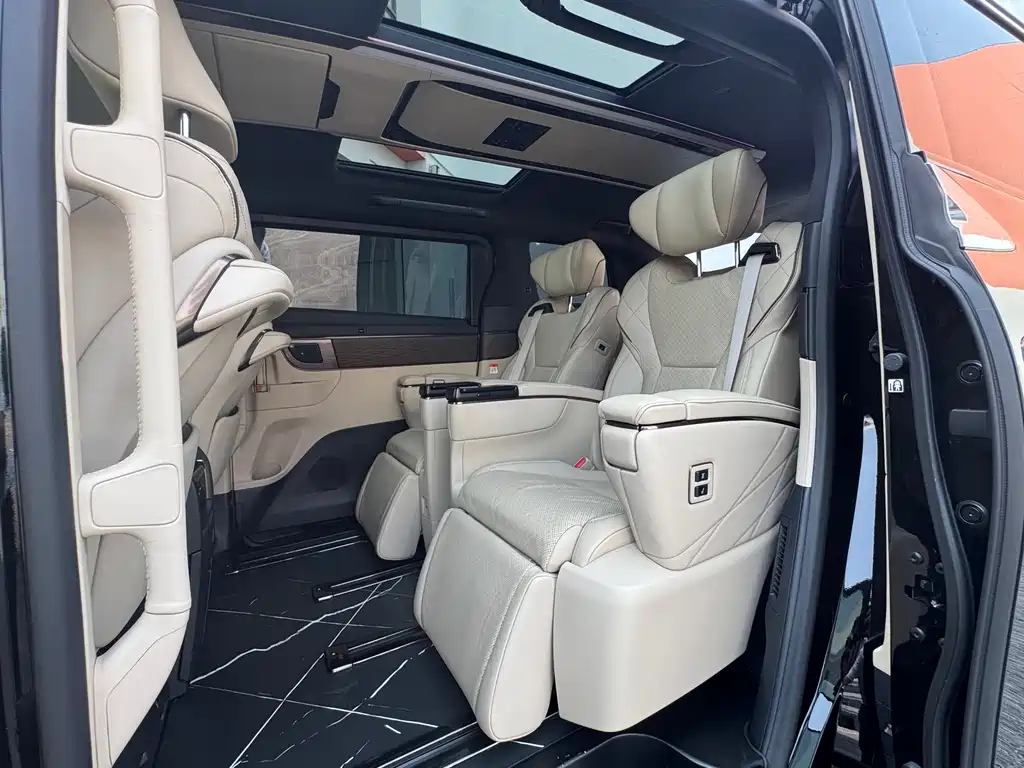 Toyota Alphard 2024 — фото 16