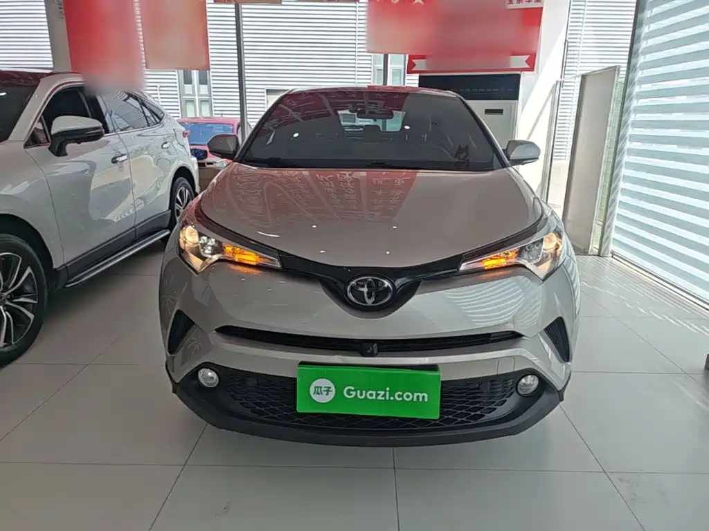Toyota C-HR 2020 — фото 3