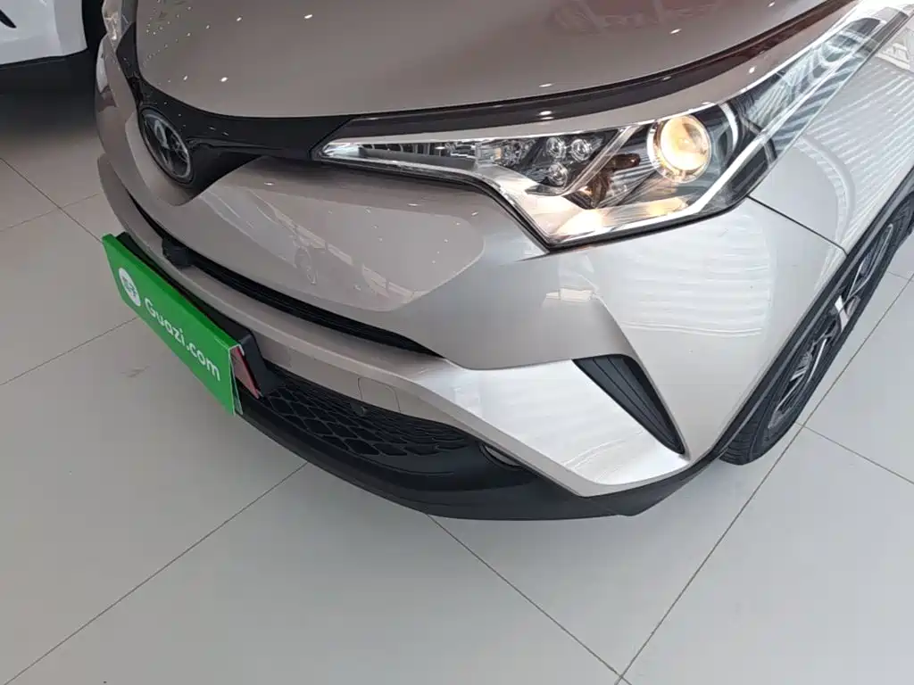 Toyota C-HR 2020 — фото 24