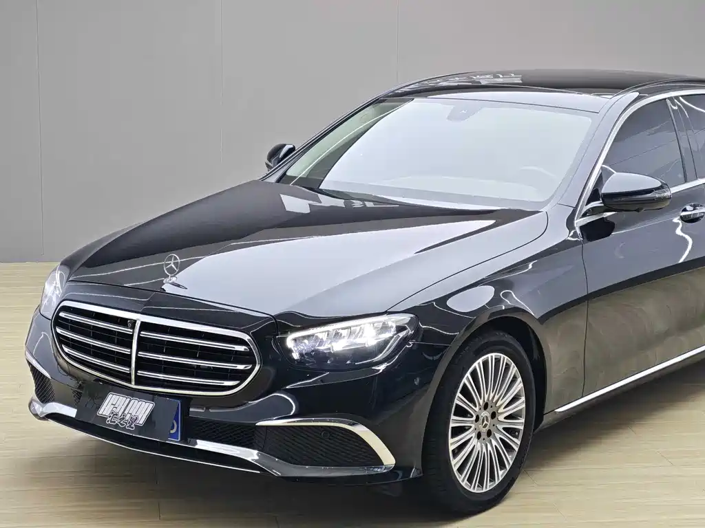 Mercedes-Benz E-Class 2023 — фото 6