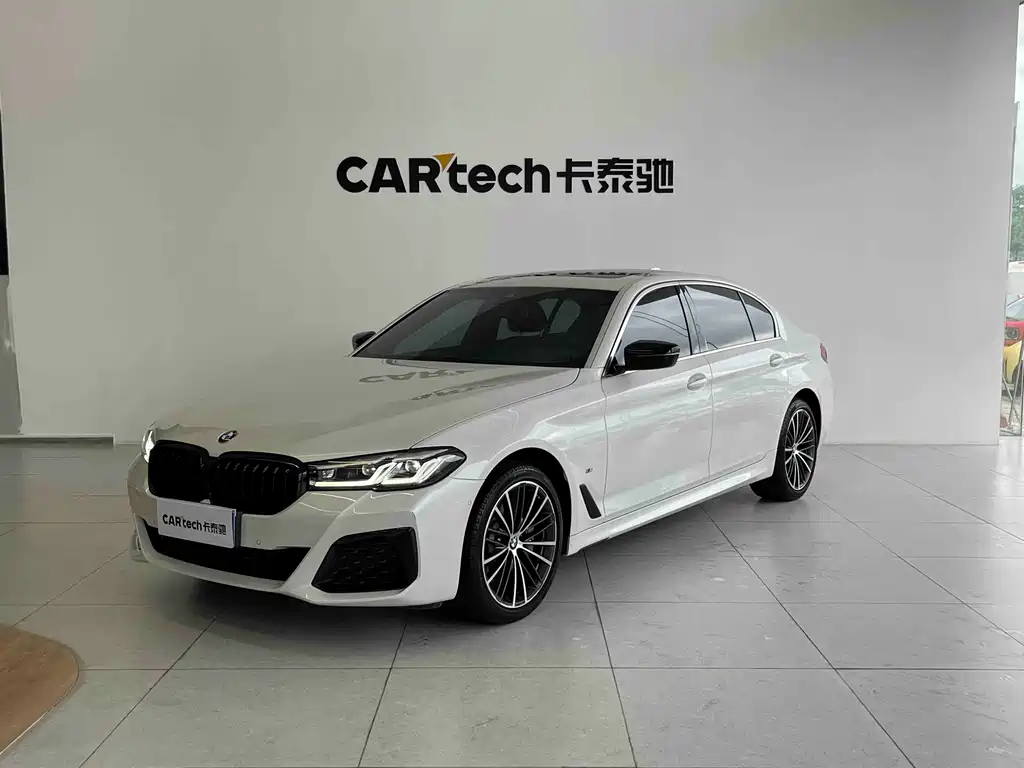 BMW 5 Series 2023 — фото 1