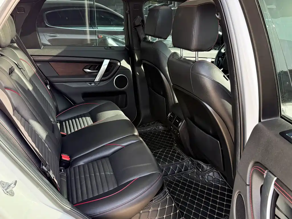 Land Rover Discovery Sport 2021 — фото 12