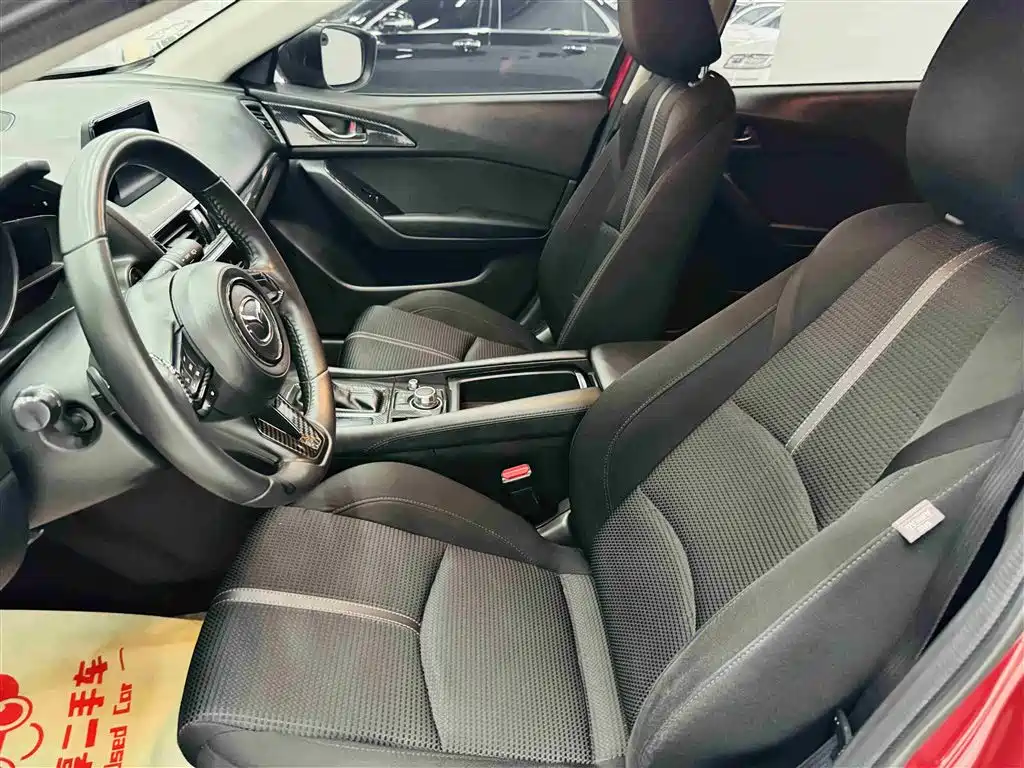 Mazda 3 Axela 2019 — фото 12