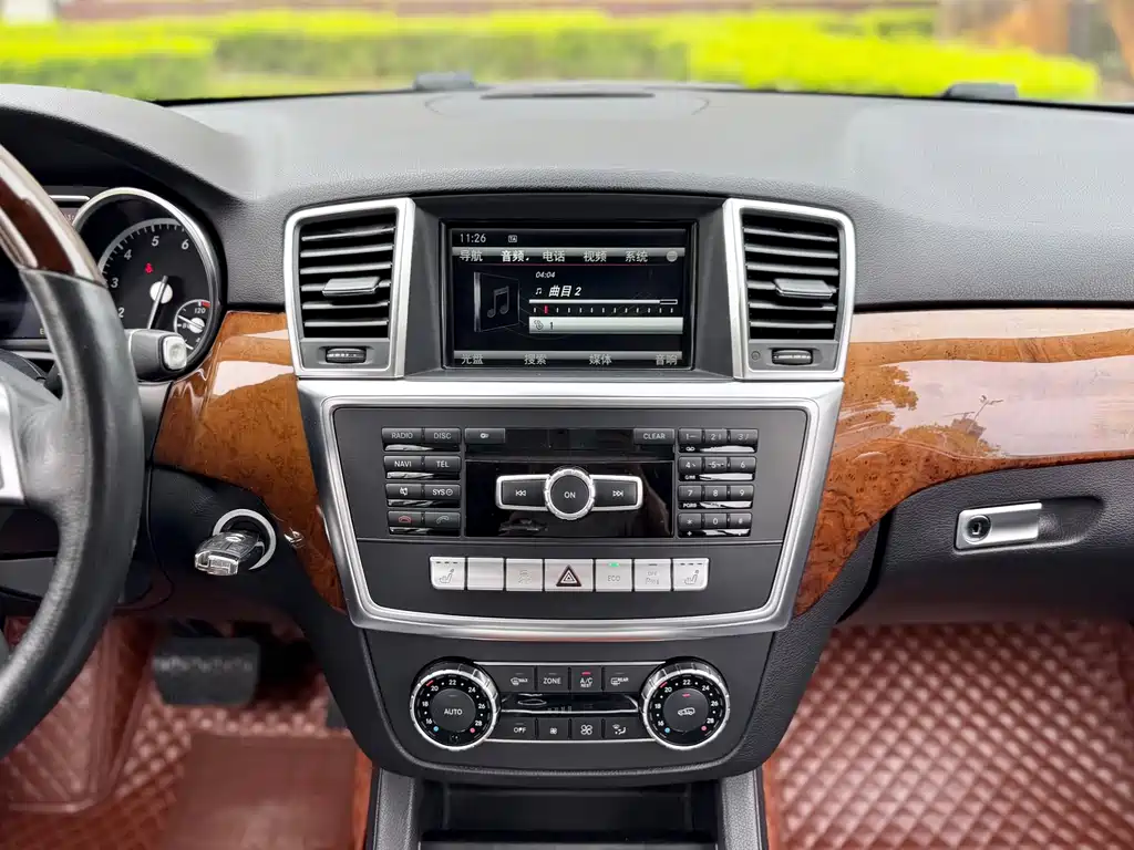 Mercedes-Benz M-Class 2015 — фото 11