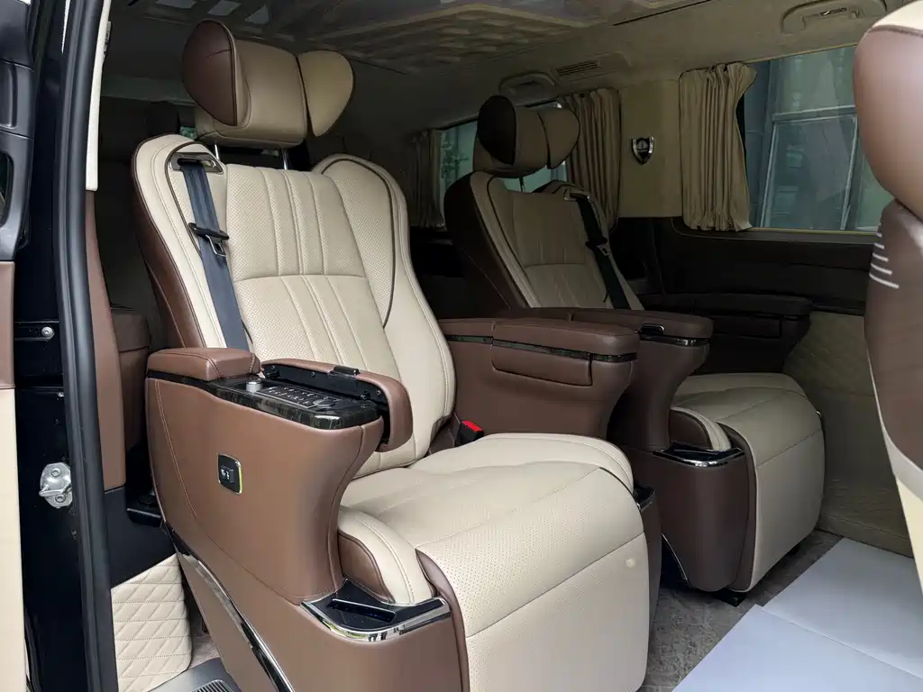 Mercedes-Benz Vito 2023 — фото 14
