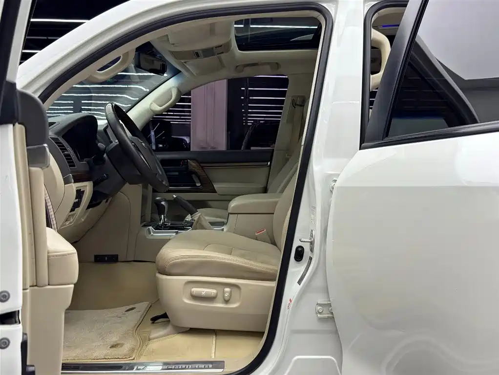 Toyota Land Cruiser 2018 — фото 6