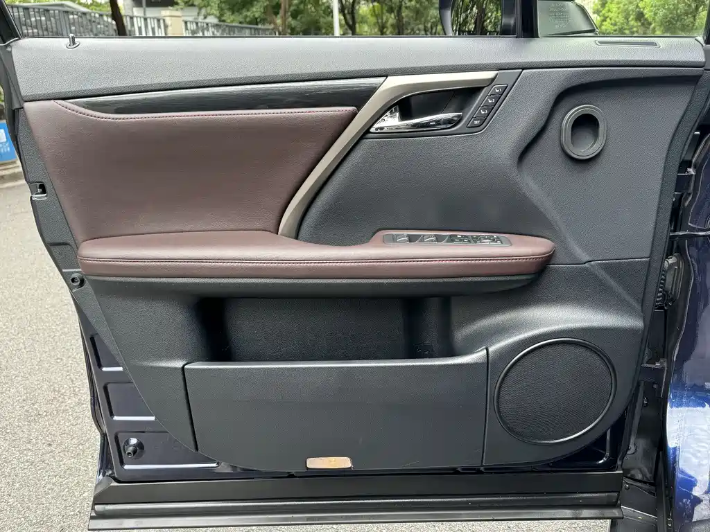 Lexus RX 2022 — фото 14
