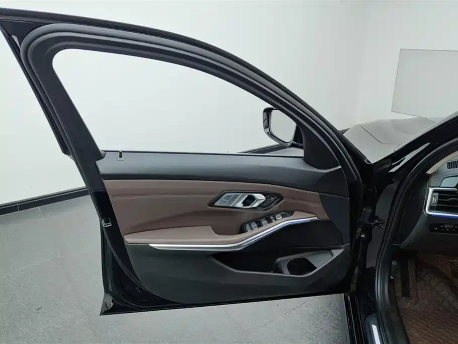 BMW 3 Series 2021