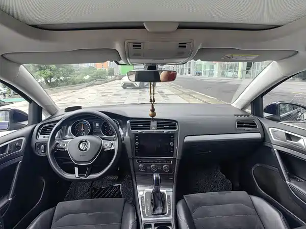 Volkswagen Golf Pure Electric 2020