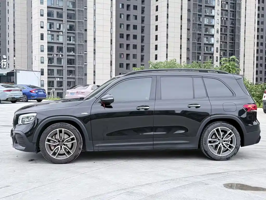 Mercedes-Benz GLB AMG 2023 — фото 4