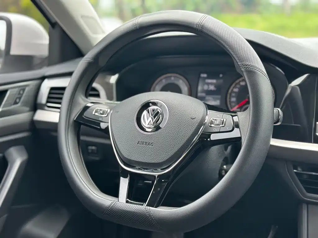 Volkswagen Lavida 2019 — фото 21