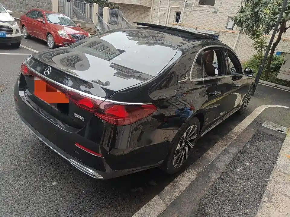 Mercedes-Benz E-Class 2024