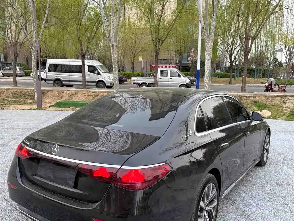 Mercedes-Benz E-Class 2024