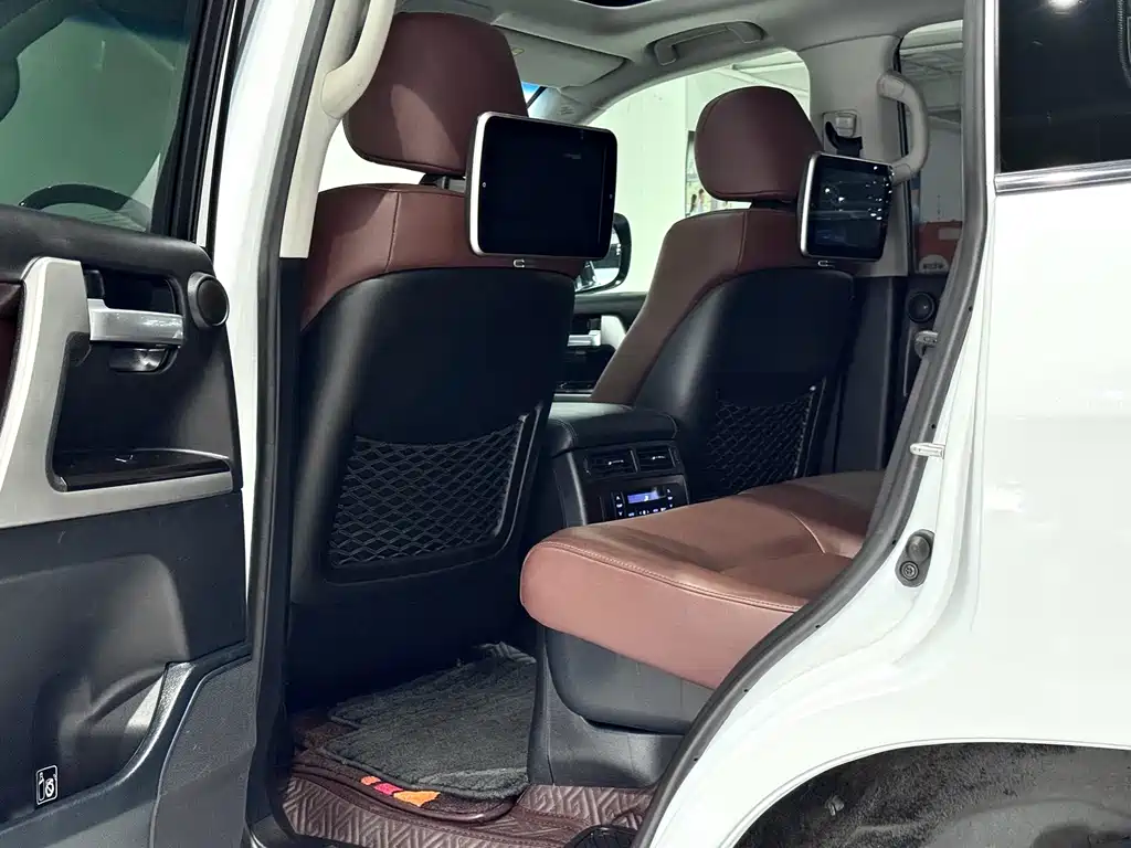 Toyota Land Cruiser 2019 — фото 35