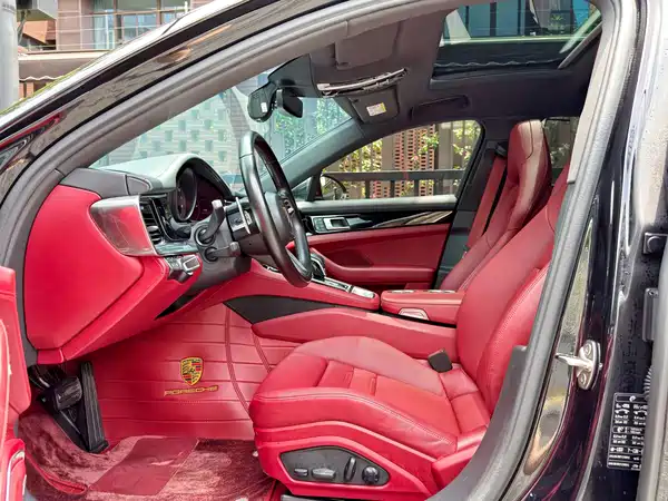 Porsche Panamera 2023