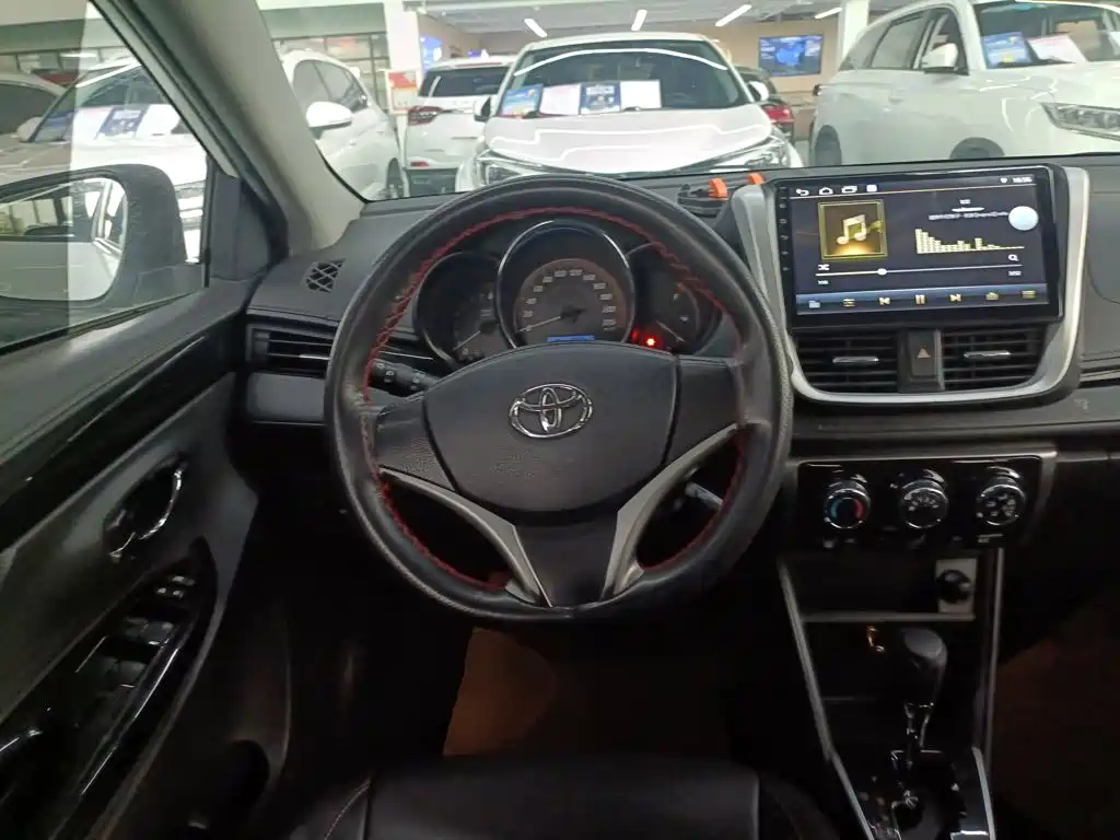 Toyota Yaris L 2019 — фото 11