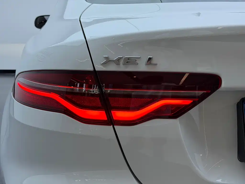 Jaguar XEL 2022 — фото 14