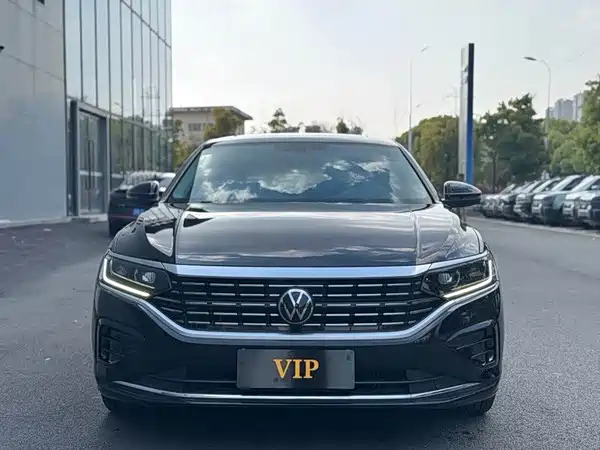 Volkswagen Passat 2023