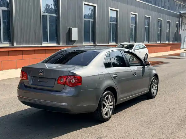 Volkswagen Sagitar 2011