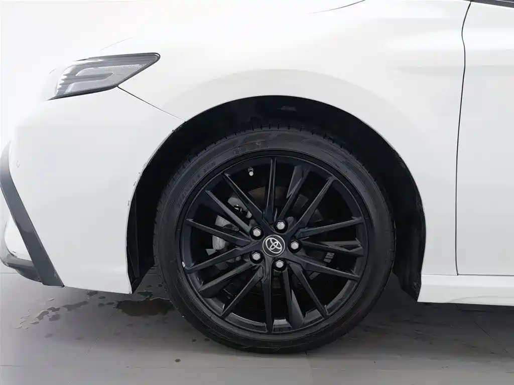 Toyota Camry 2022 — фото 17