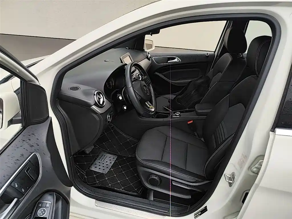 Mercedes-Benz B-Class 2015 — фото 16