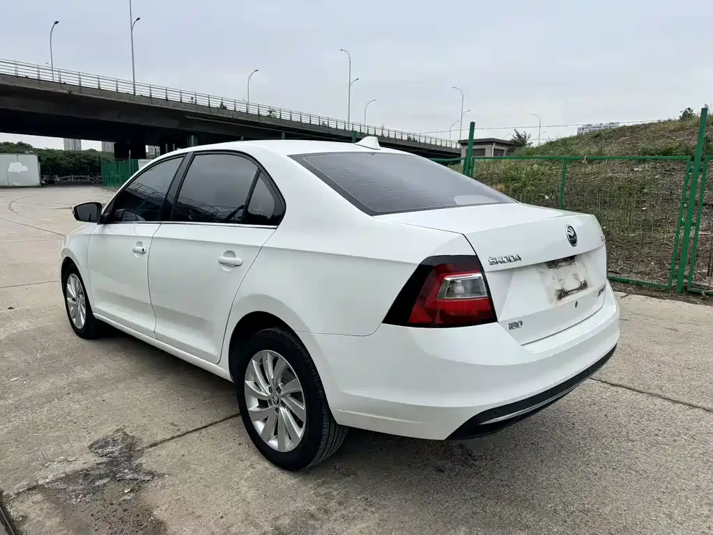 Skoda Rapid 2018 — фото 4