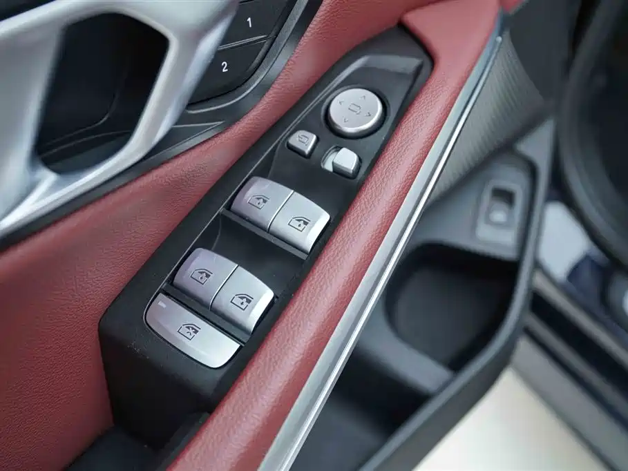BMW 3 Series 2023 — фото 11