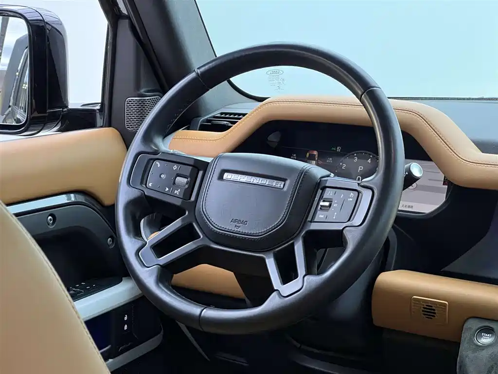 Land Rover Defender 2023 — фото 31