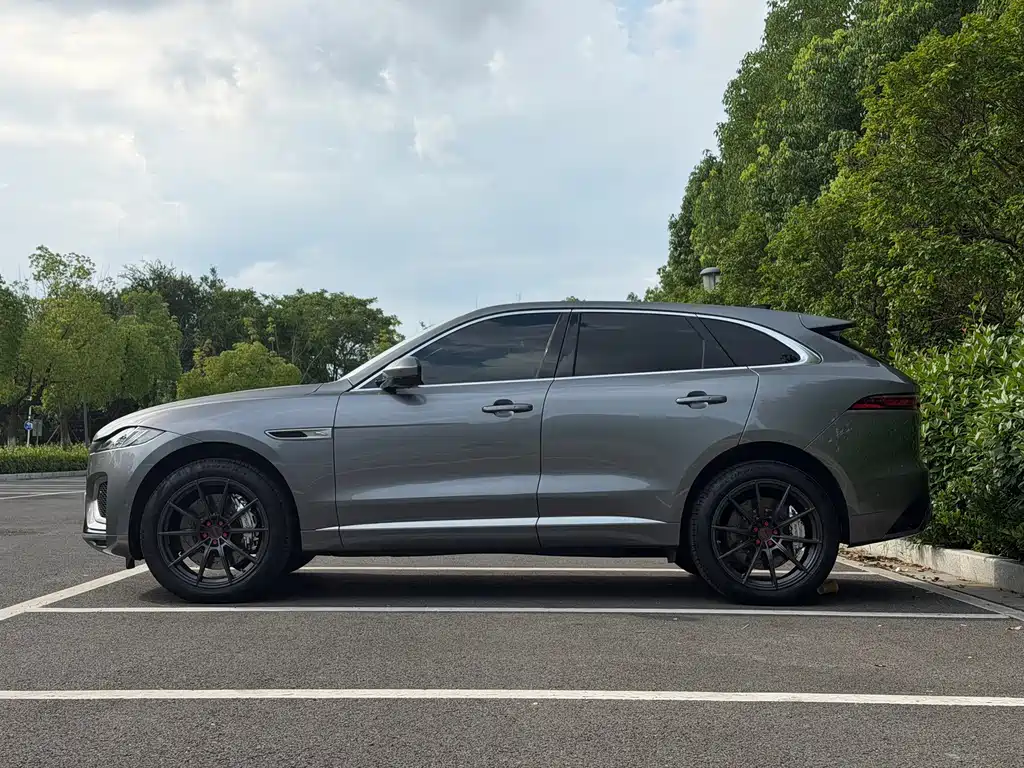 Jaguar F-PACE 2022 — фото 5