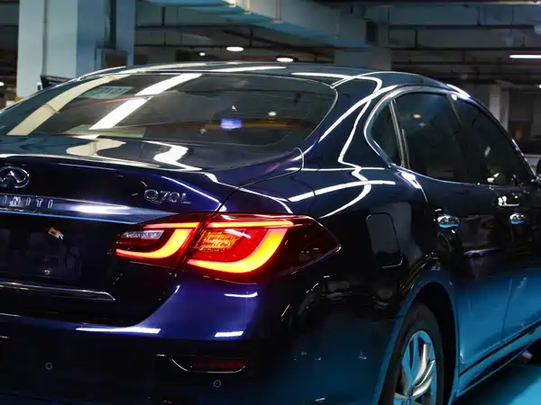 Infiniti Q70 2015