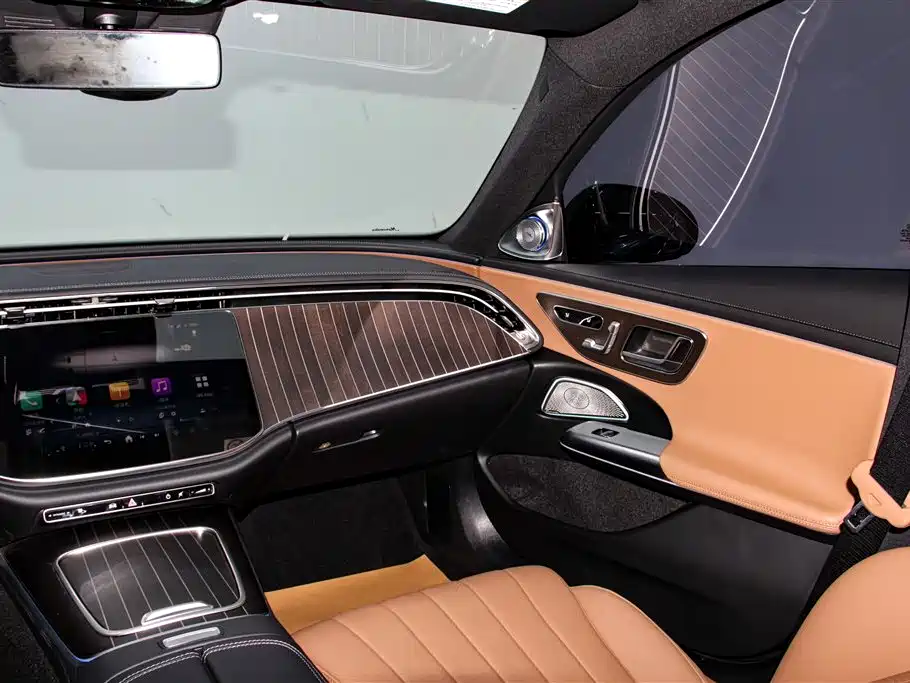 Mercedes-Benz E-Class 2025 — фото 25