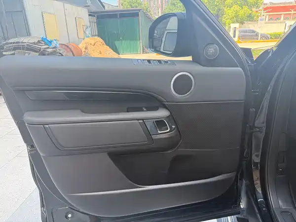 Land Rover Discovery 2018