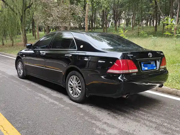 Toyota Crown 2009