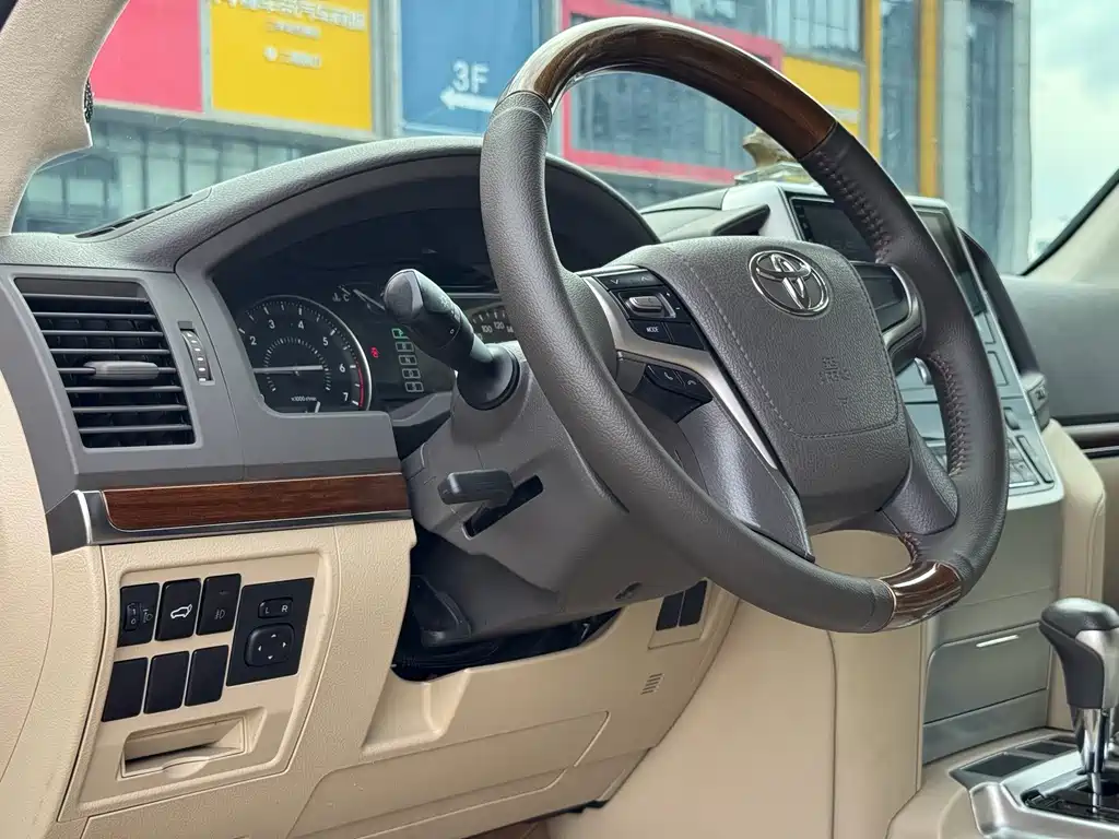Toyota Land Cruiser 2019 — фото 7