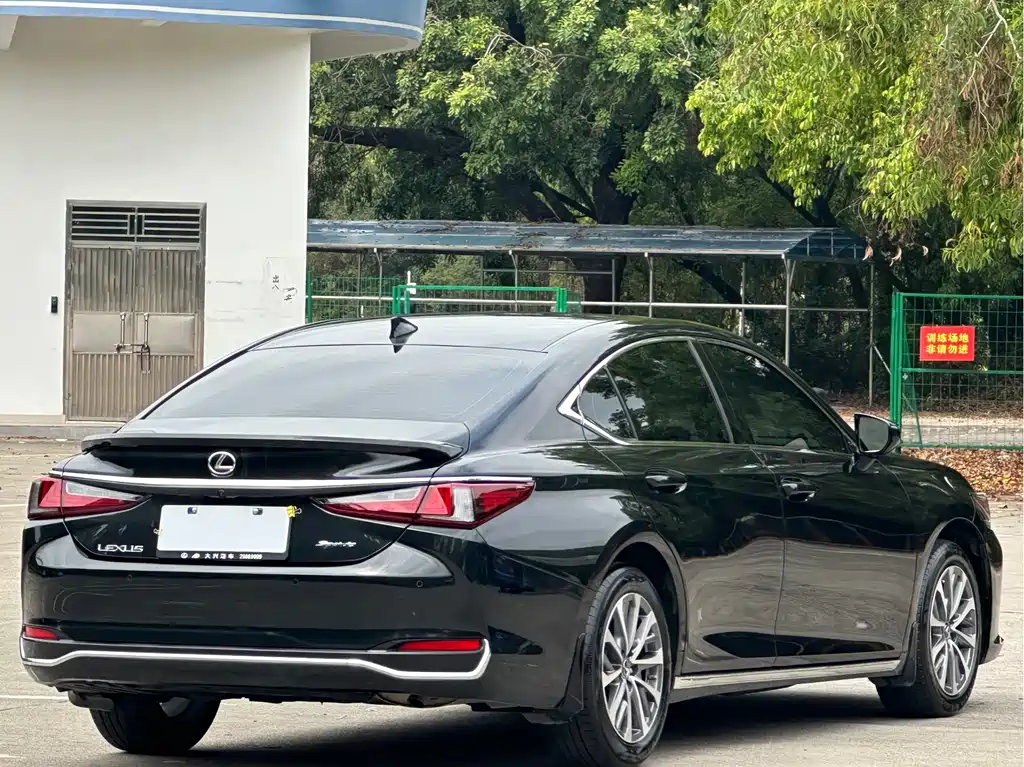 Lexus ES 2024 — фото 13